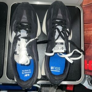 Women’s Figs new balance